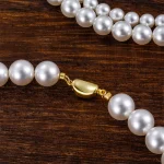 bijou en perles blanches