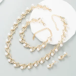 Parure perlée fleurie de perles