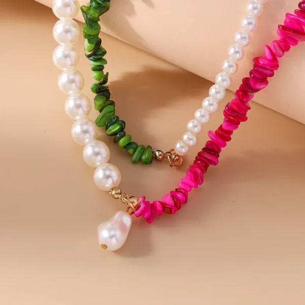 double collier de perles colorées